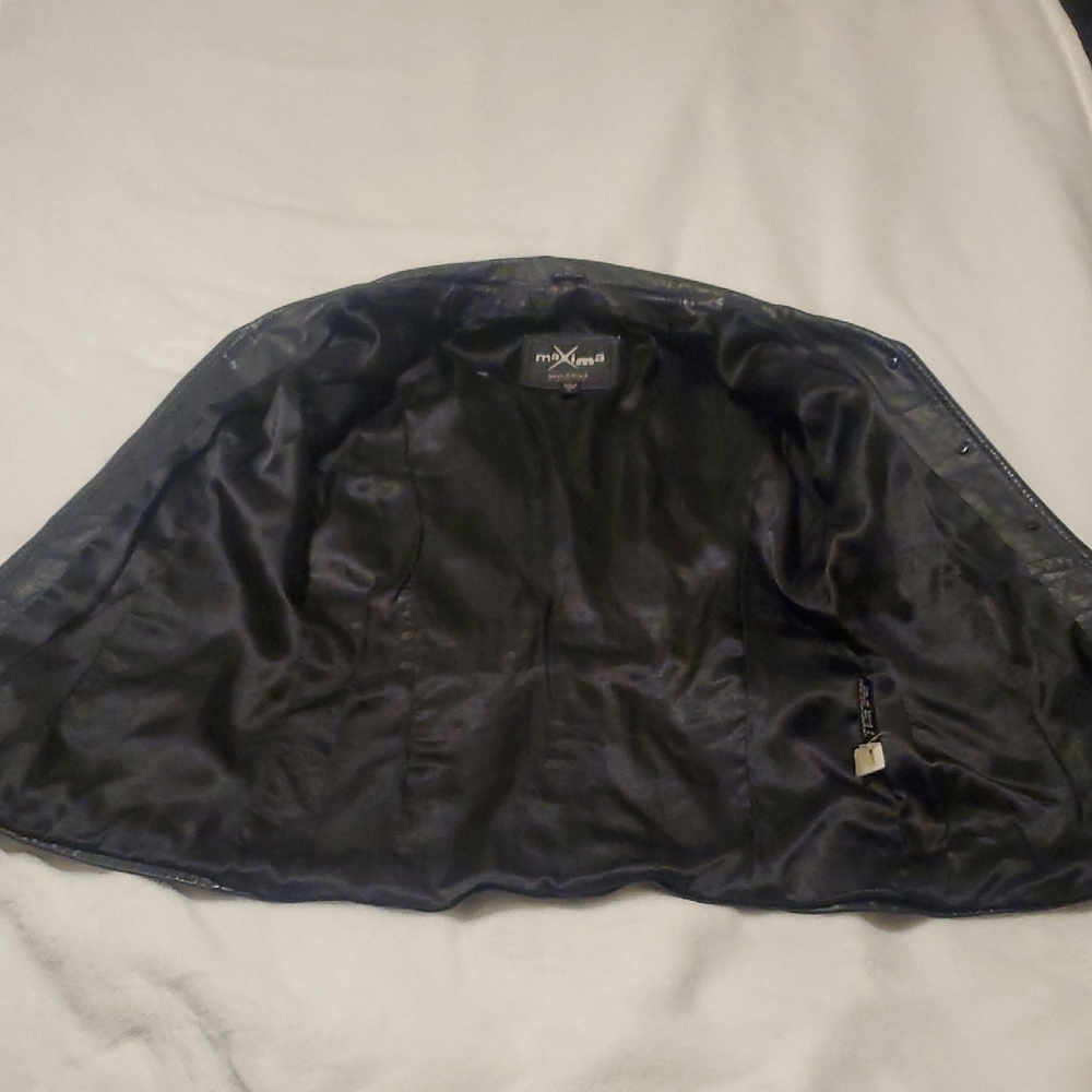 Wilsons Leather Maxima Women's Sleek Black Leather Jacket - Picture 4 of 9